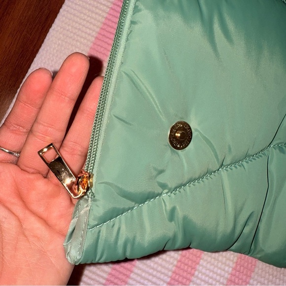 PrettyLittleThing Light Blue Puffer Clutch - Picture 5 of 10